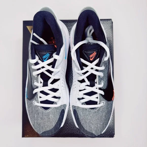Nike Kids' Grade School Zoom Freak Basketball Shoes Size 4y 5y